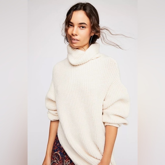 Free People Eleven Oversized Chunky Knit Turtleneck Sweater - Picture 1 of 10